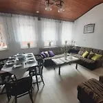 Jutta Vizkoezeli Nyaralo
