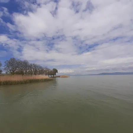 Jutta Vízközeli * Balatonboglár