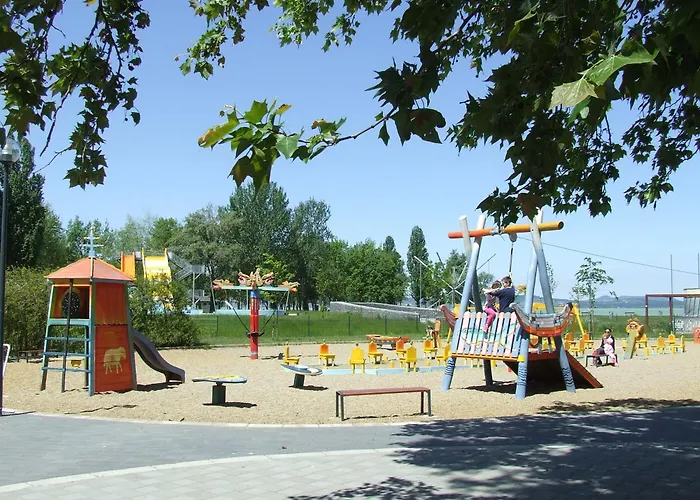 Jutta Vizkoezeli Nyaralo * Balatonboglar